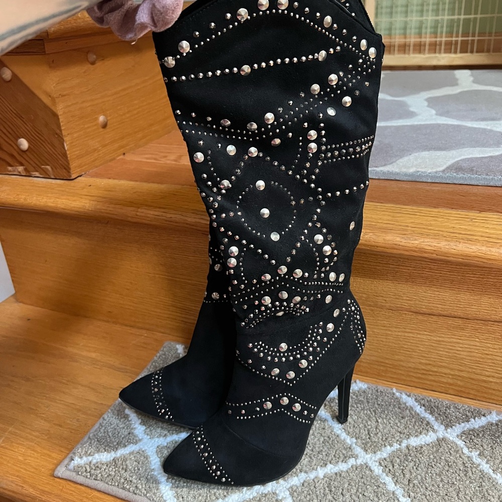 Bedazzled stiletto boots size 6